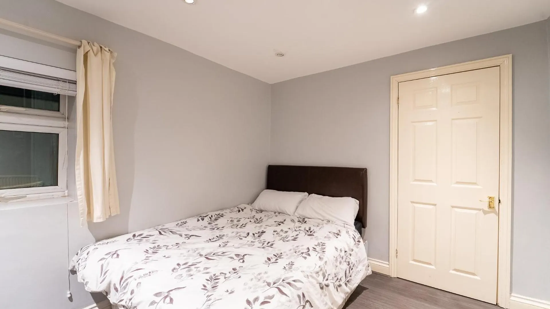 Two Bedroom Deluxe London Apartment United Kingdom
