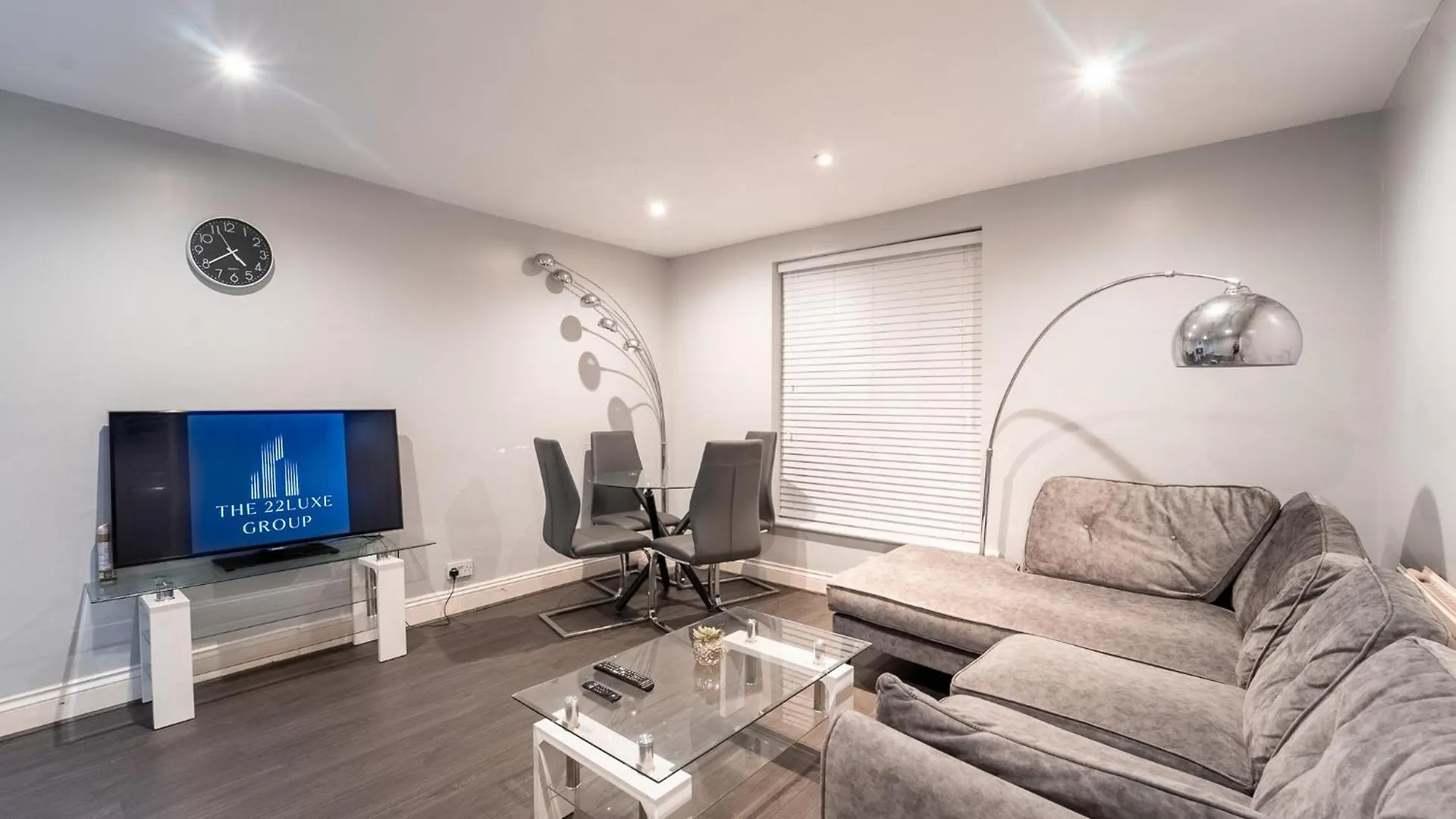 Two Bedroom Deluxe London Apartment